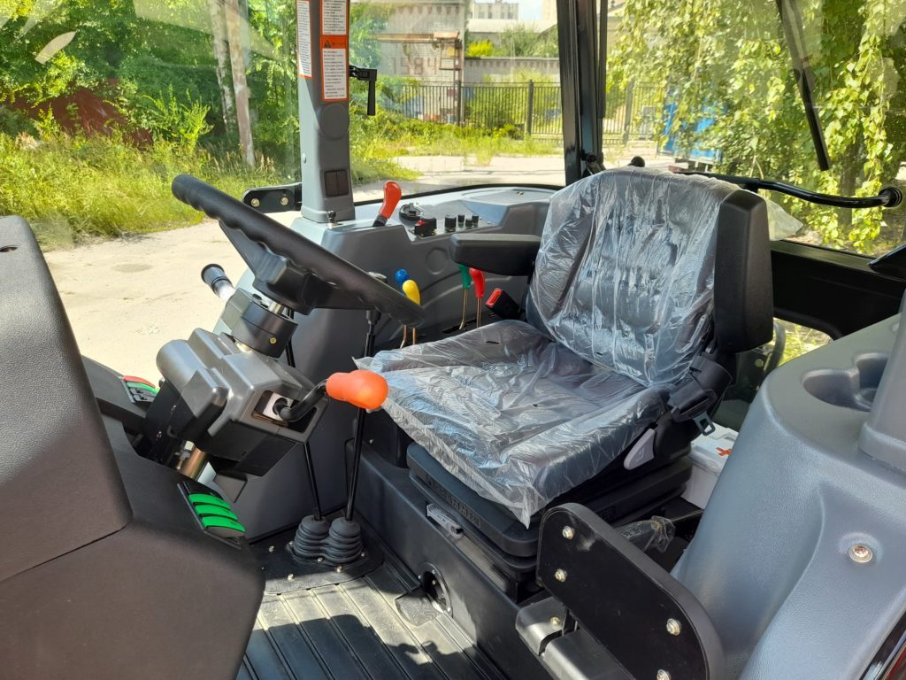 Трактор колесный YTO LP2804 - фото 12